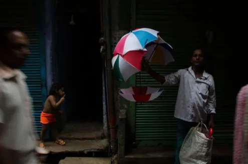 A Wonder Kid by Arif Hossain Sayeed - Photojournalism, Street Photography, Documentary Photography, Photography Awards, Photo of the Day