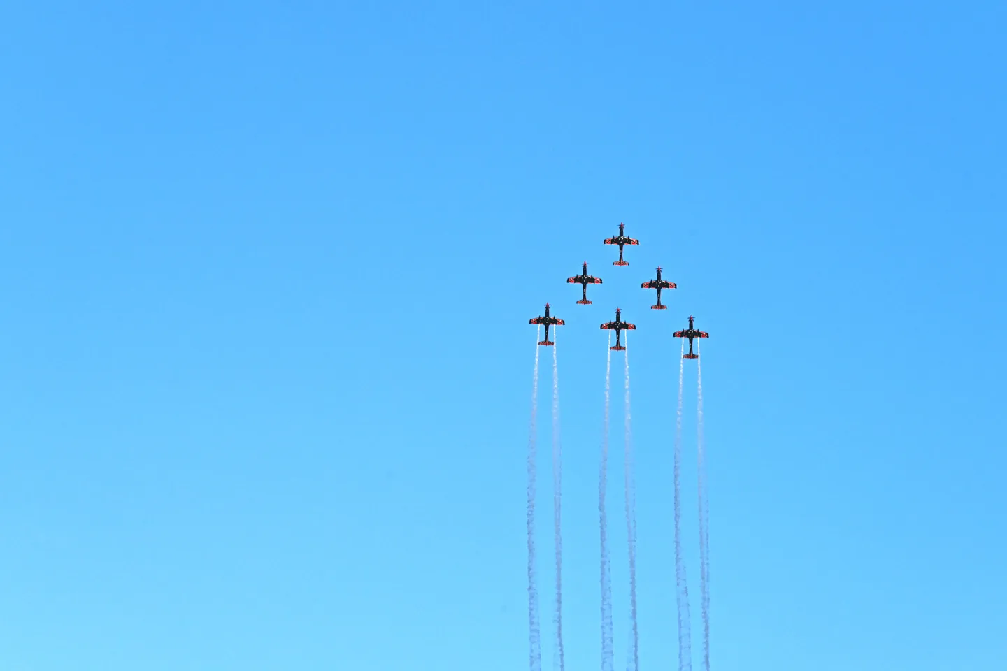 Air Show by Leanne Lindsay - Air Show Photography, Photojournalism, Photography Awards, Photo of the Day, Light & Composition University