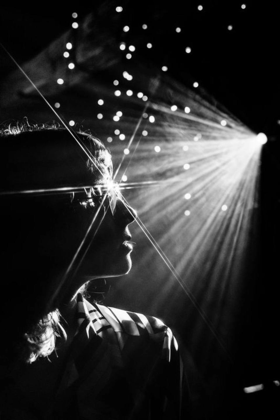 Glow of Illusion by Bartłomiej Śnierzyński