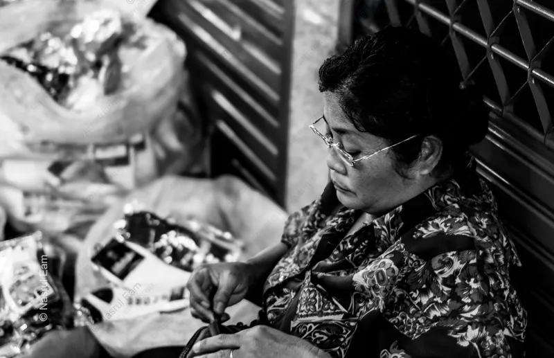 Counting the Day's Earnings - Fine Art Photography Prints, Limited Edition Photography, Giclée Print, Art Photography Investment, Monochrome Photography