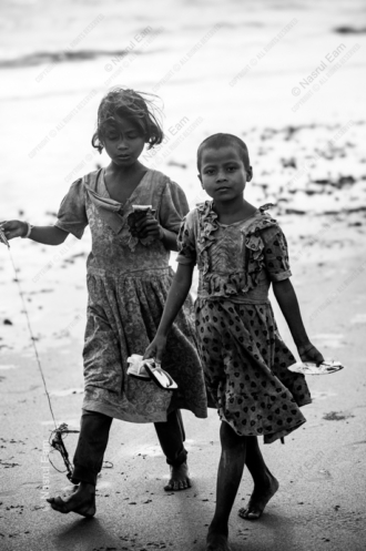 Barefoot Steps, Coastal Echoes