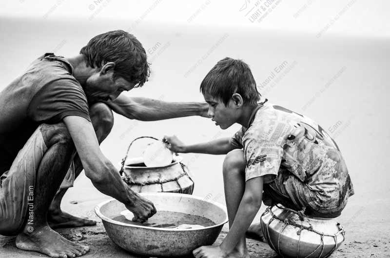 Collecting Fish - Fine Art Photography Print, Limited Edition Photography, Monochrome Photography, Documentary Photography, Nasrul Eam