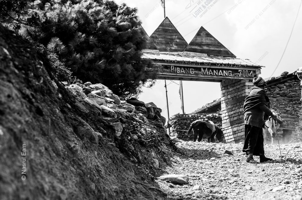 Elder at the Manang Gate