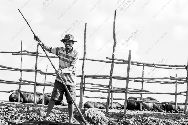 The Smiling Man with a Punting Pole