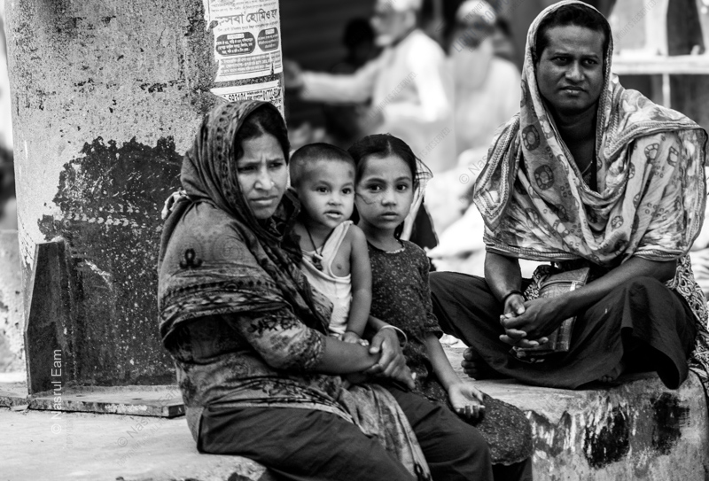 Family on the Edge - Fine Art Photography Prints, Limited Edition Prints, Monochrome Photography,  Humanitarian Photography, Art Photography for Sale