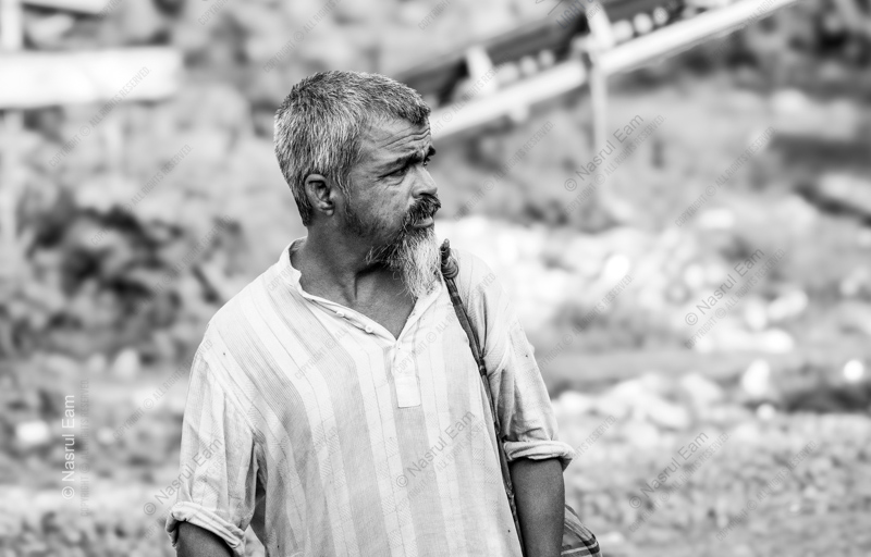 A Worker's Distant Gaze