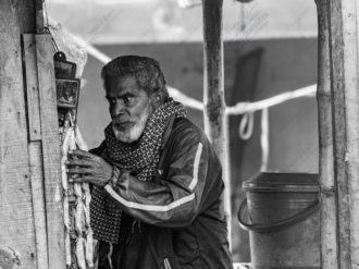 A Gaze to Unseen Items