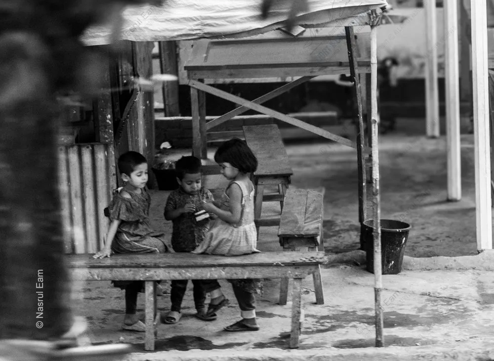 The Shared Gaze of Childhood Wonder