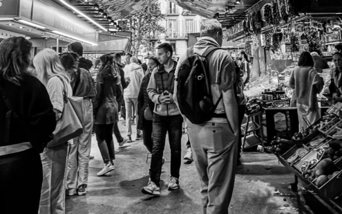 Noisy Market by Sonia Olmos de Castro - Photojournalism, Photography Awards, Photo of the Day, Black and White Photography, Art Photography